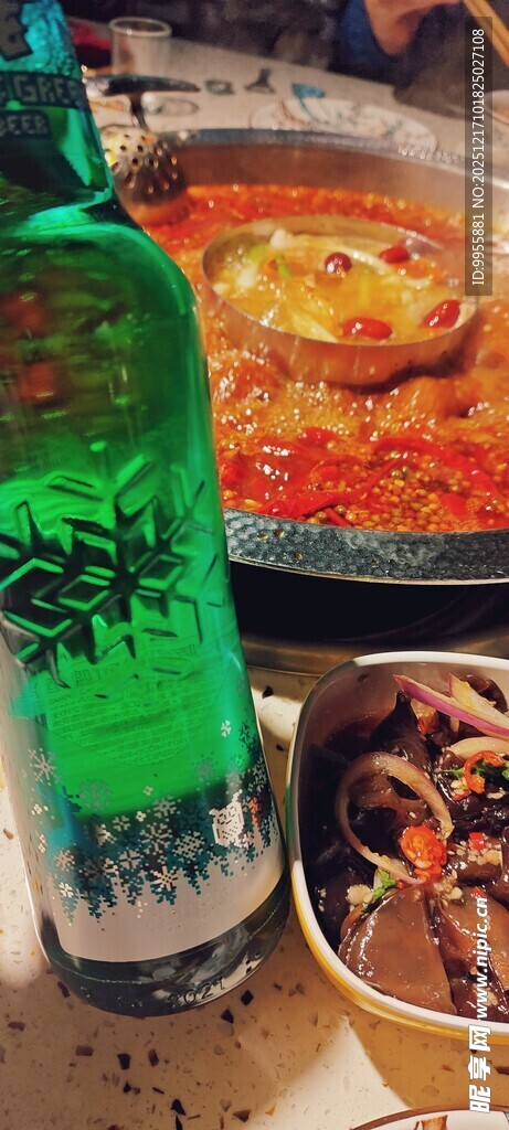 火锅配酒开启惬意时光