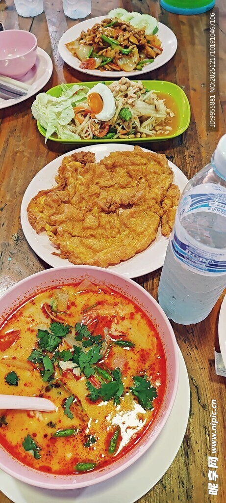 多样美味佳肴摆上桌