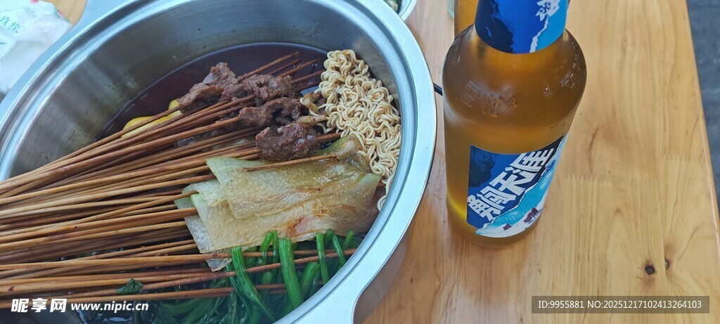 钵钵鸡配啤酒惬意时光