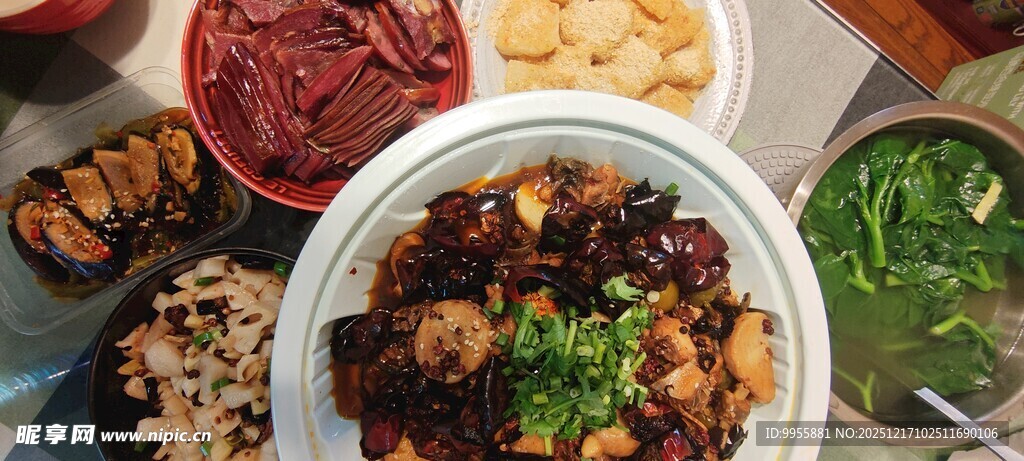 美味多样的特色菜肴