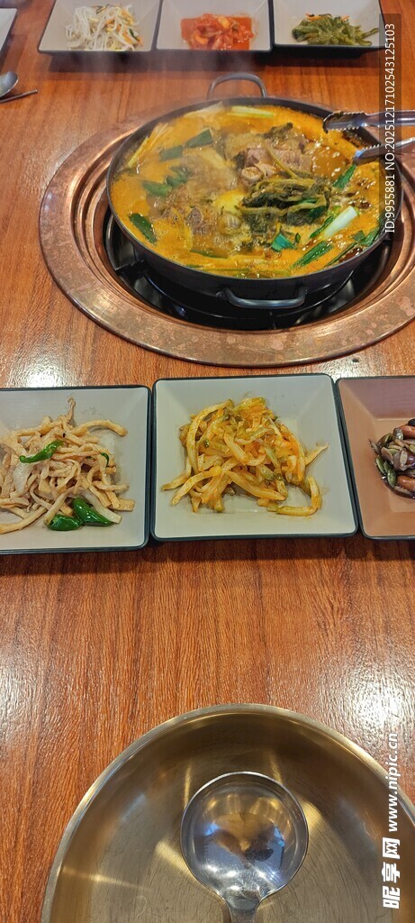 丰盛中式美食摆盘展示