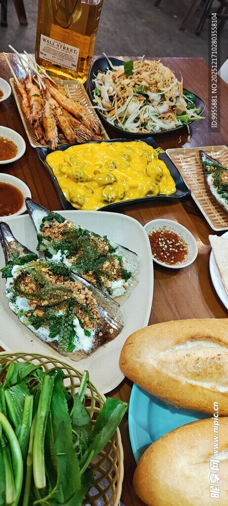 丰盛多样的美味菜肴