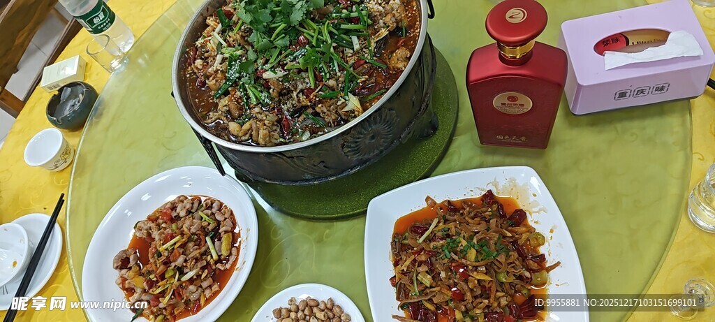 丰盛美味的中式菜肴组合