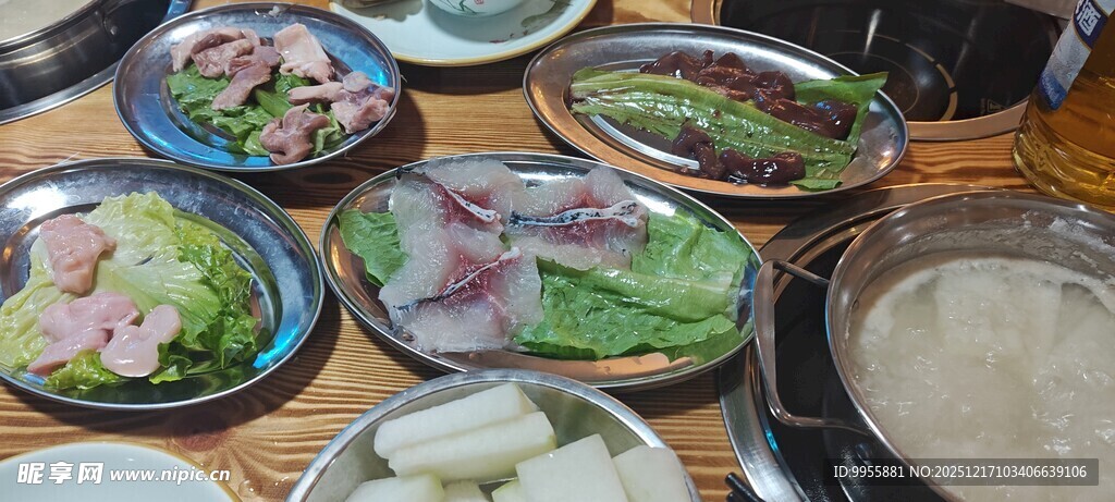 丰盛多样的美味菜肴