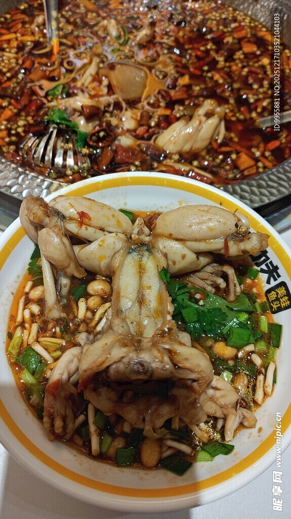 美味海鲜拌面诱人呈现