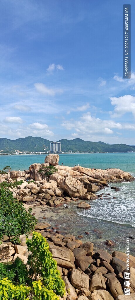 越南芽庄旅游海边礁石美景