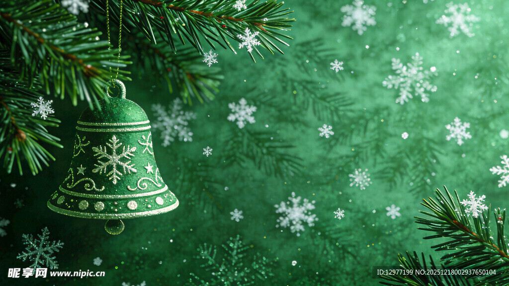 圣诞铃铛与松枝雪景图