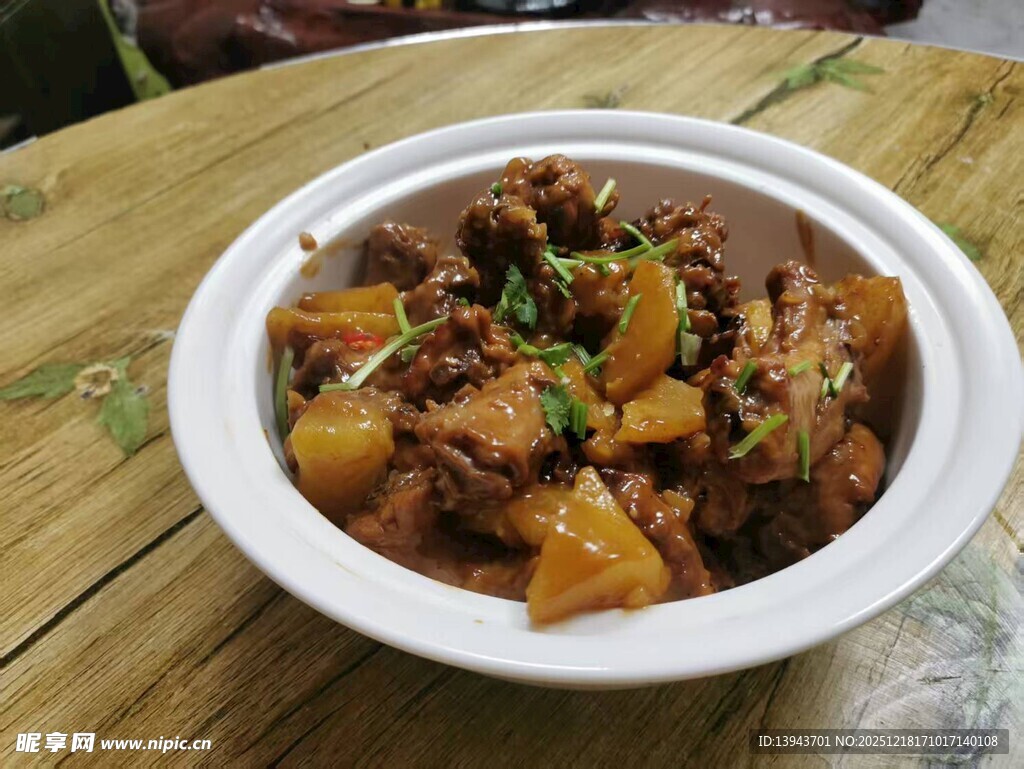 美味土豆烧排骨  鸡脖土豆