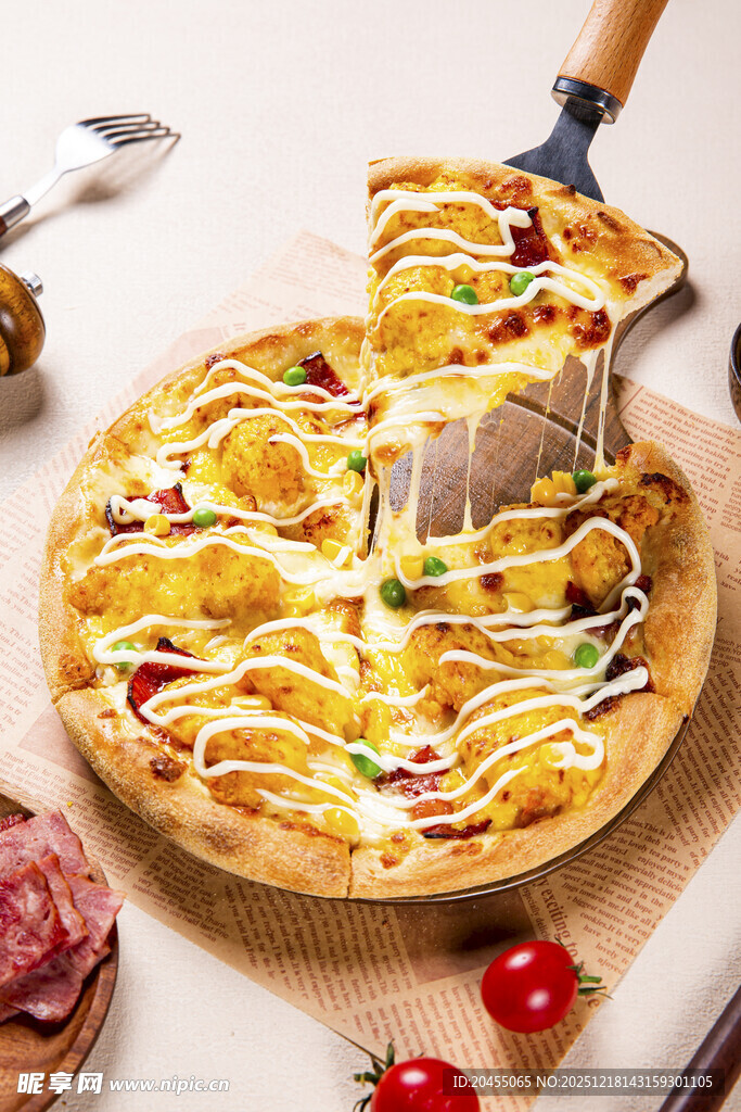 美味芝士披萨诱人拉丝