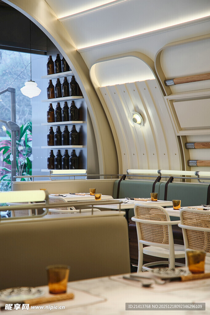 现代风格时尚餐厅内部