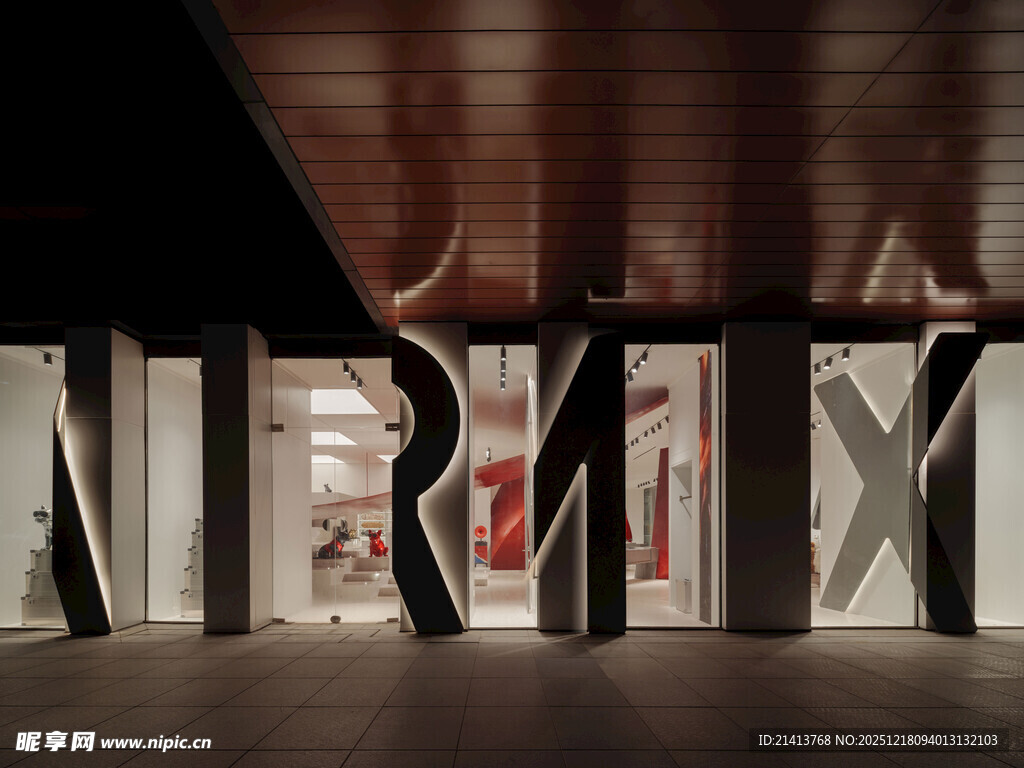 现代艺术风格的立体字母装置