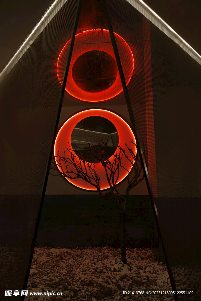 红色发光圆环装置艺术