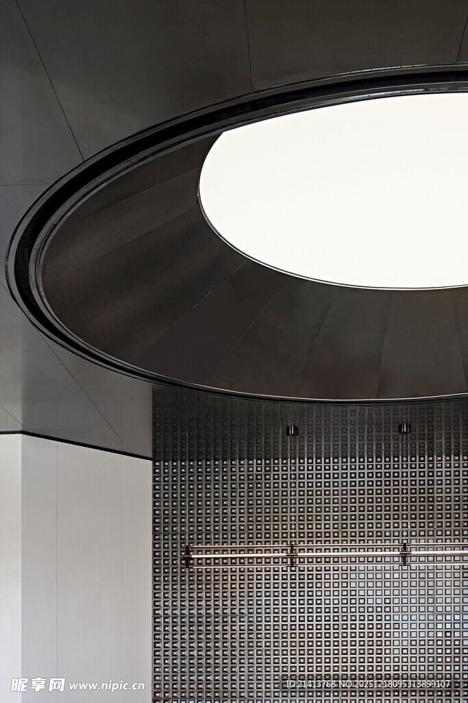 现代风格圆形吸顶灯设计