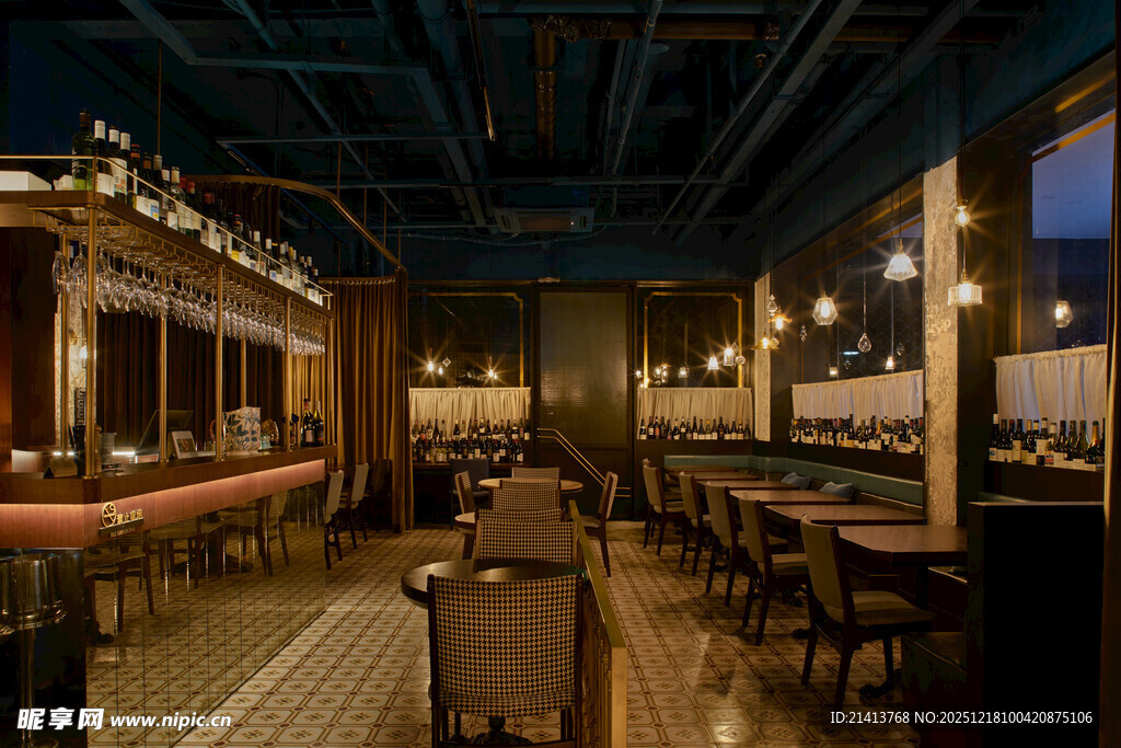 复古工业风酒吧室内场景