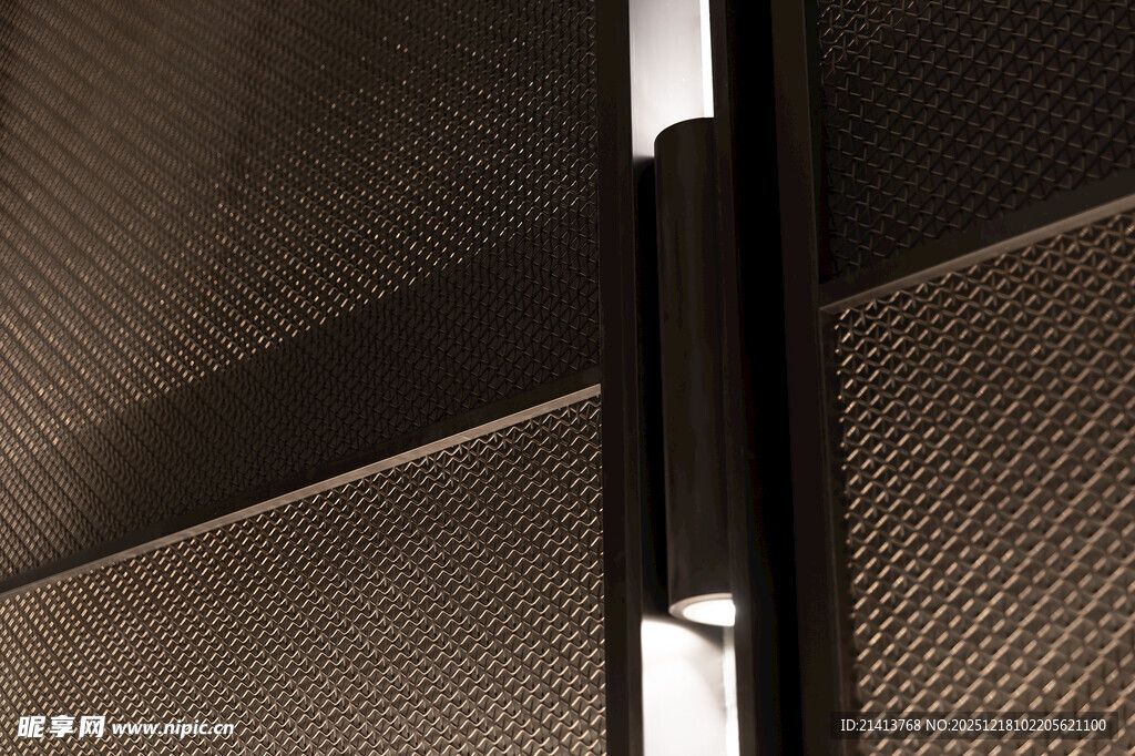 金属质感墙面装饰细节