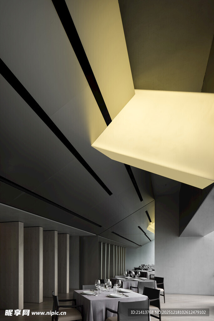 现代简约风格办公室吊顶