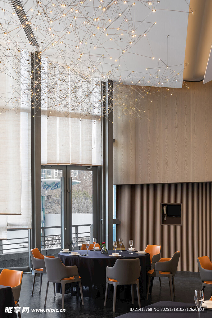 现代风格餐厅室内优雅场景