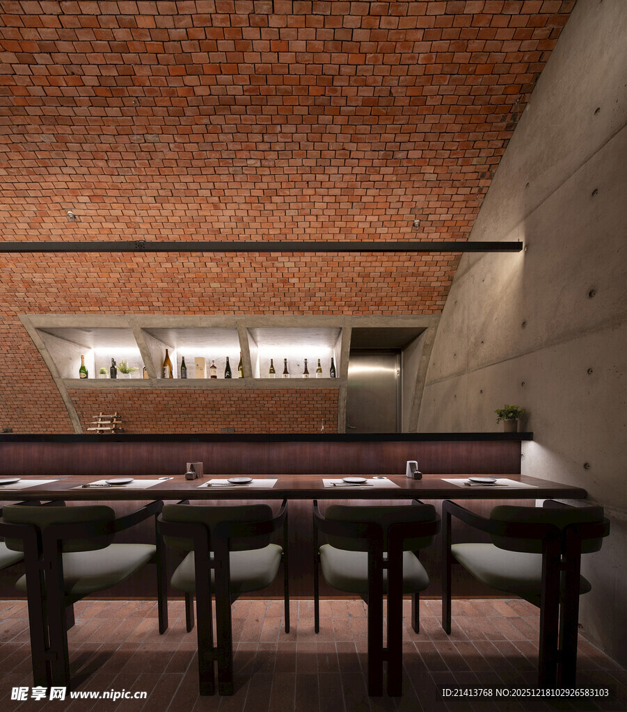 复古砖墙餐厅室内场景