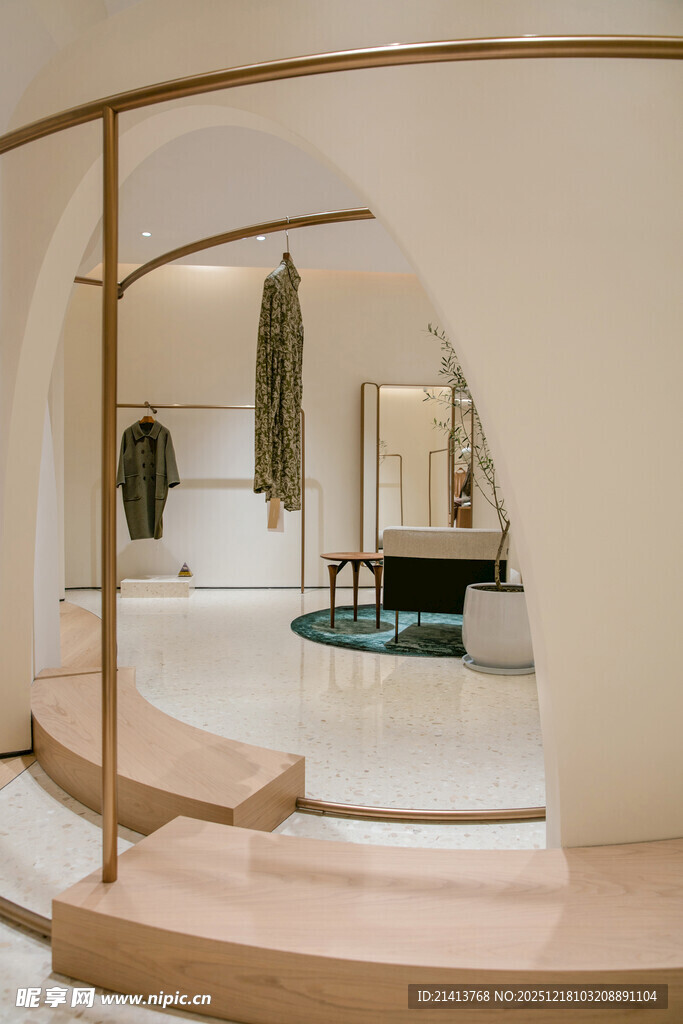 现代简约风室内旋转楼梯