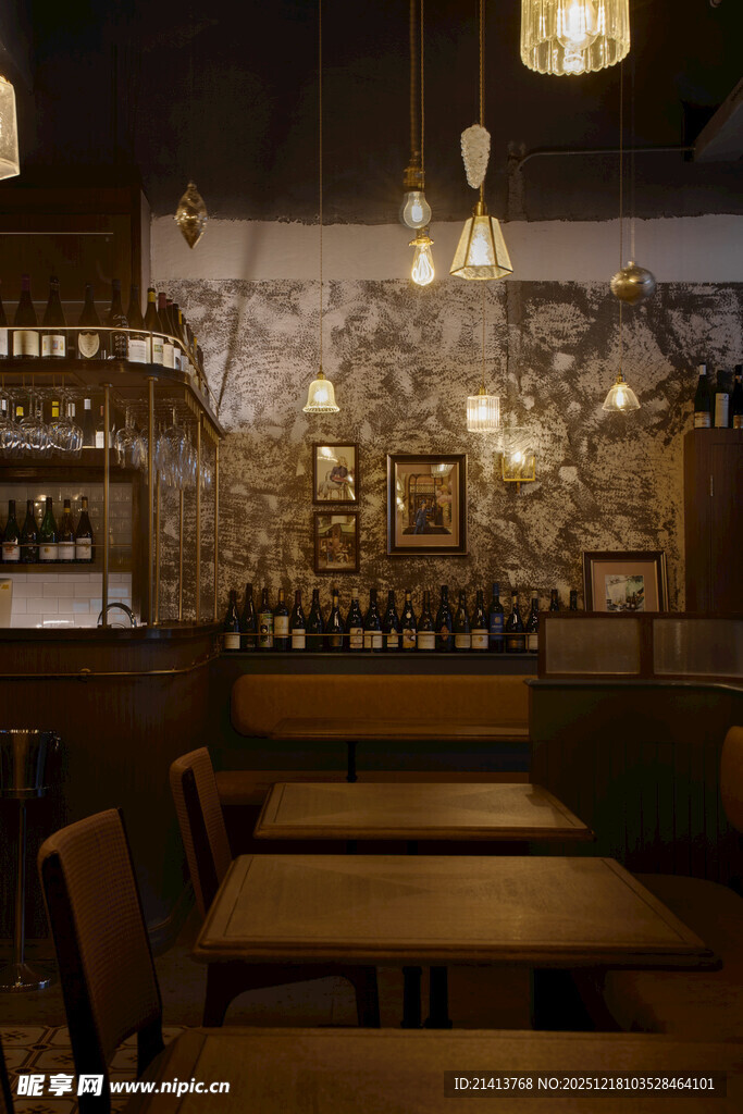 复古风格酒吧室内场景