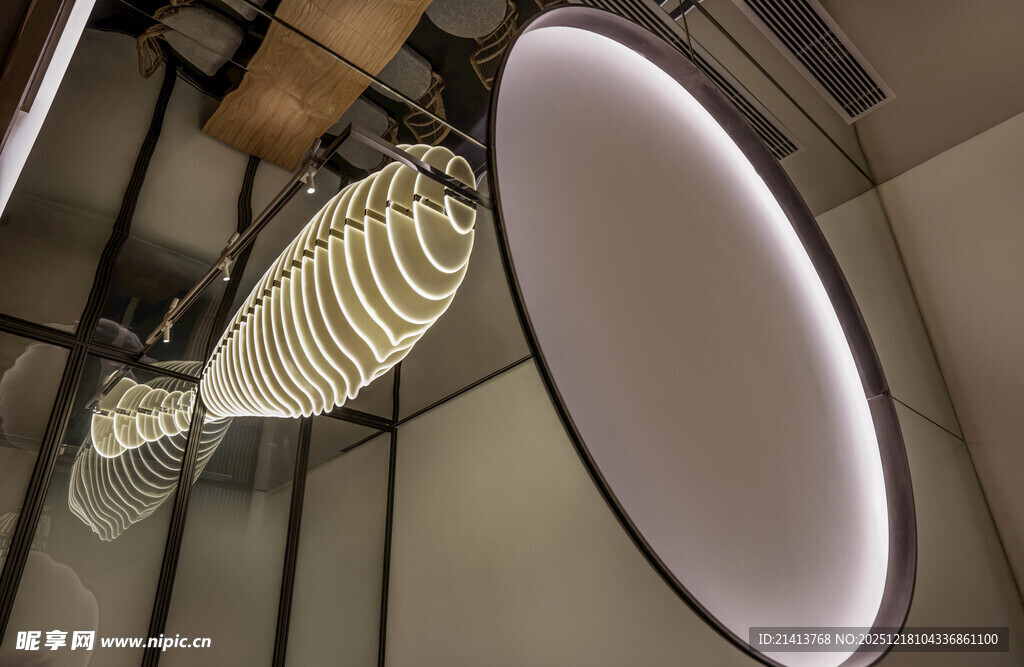 独特鱼骨灯具设计展示