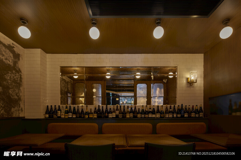 复古风格酒吧室内场景