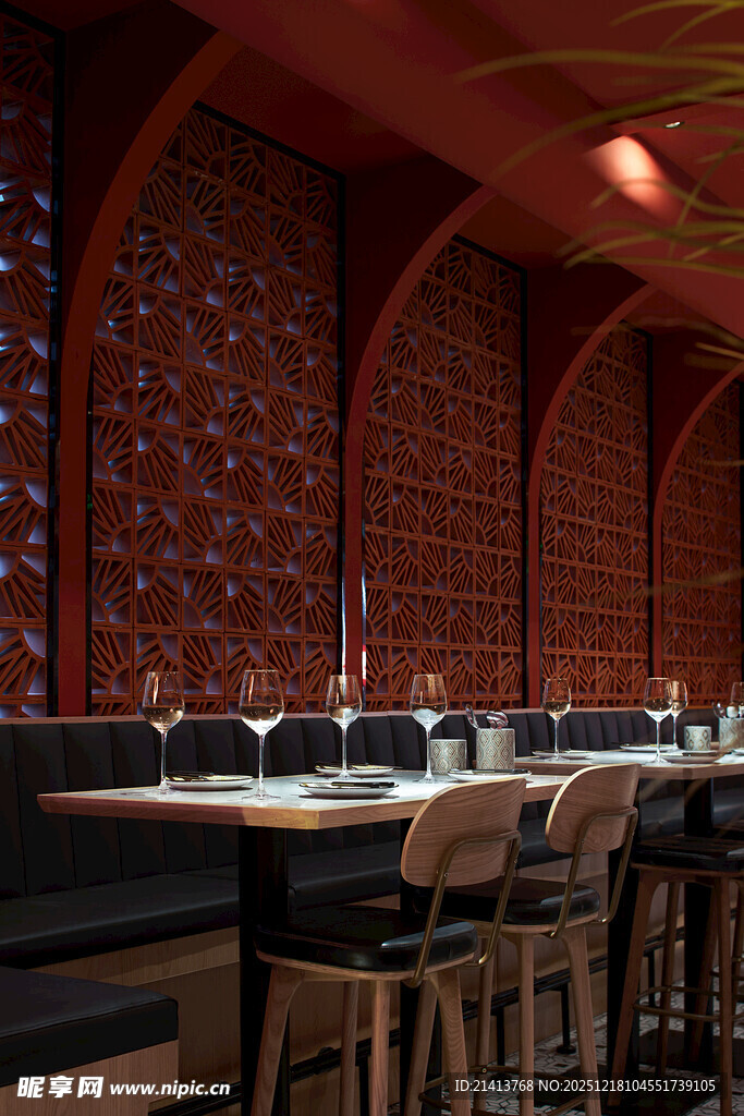 复古风酒吧室内场景