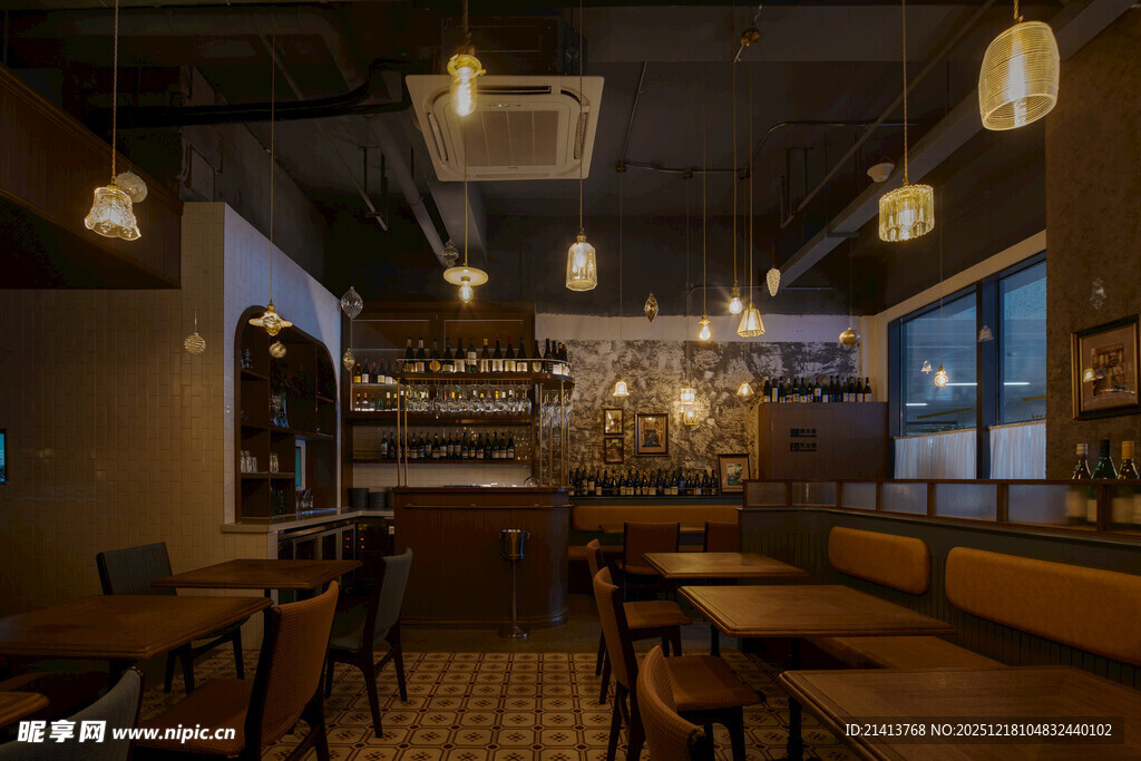 温馨复古风的餐厅室内场景