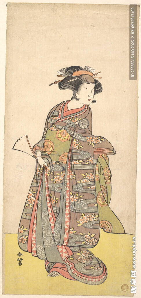 身着和服的日本传统女性