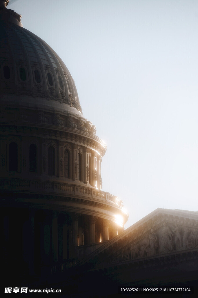 夕阳下的美国国会大厦