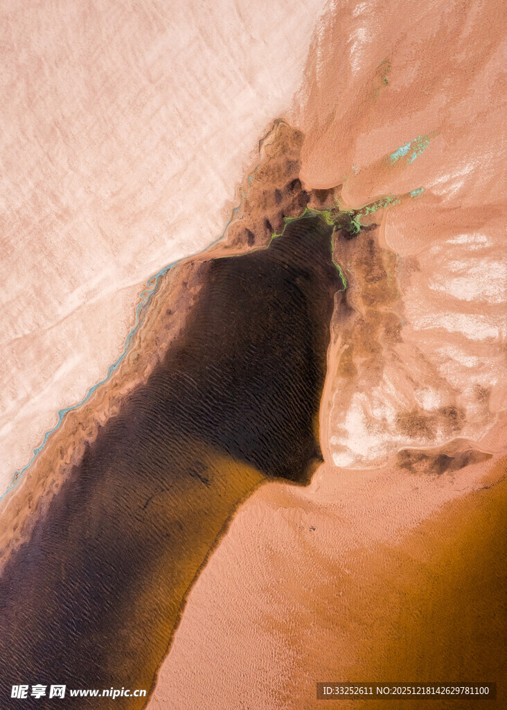 沙漠中独特的岩石景观