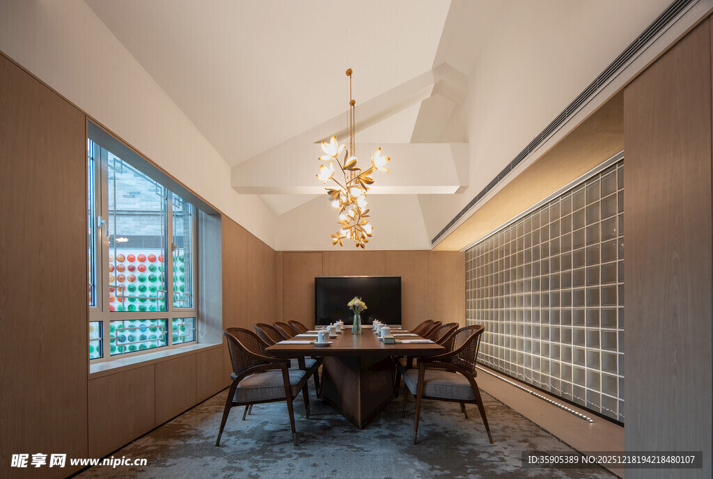 现代简约风餐厅室内设计