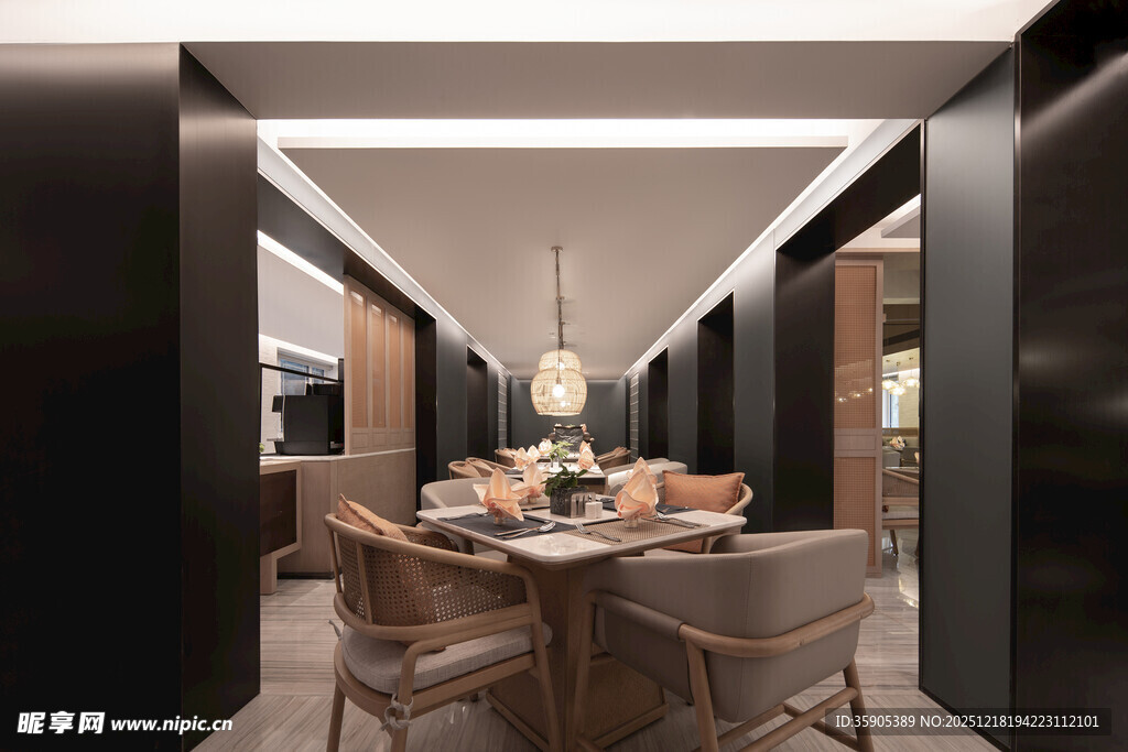 现代简约风格餐厅过道空间