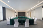 现代简约风格会议室场景
