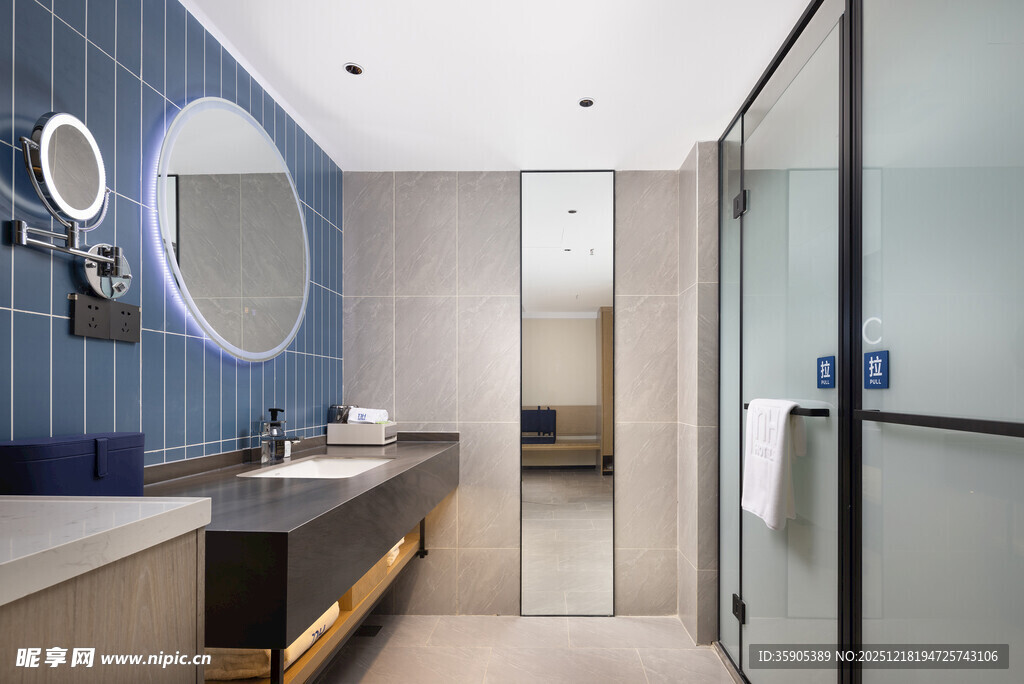 现代简约风浴室设计