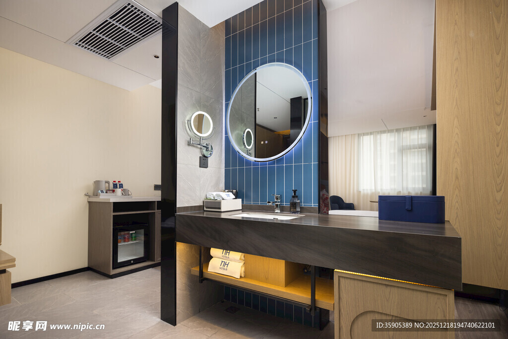 现代风格浴室洗手台设计