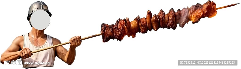 男子手持烤肉串准备烤制