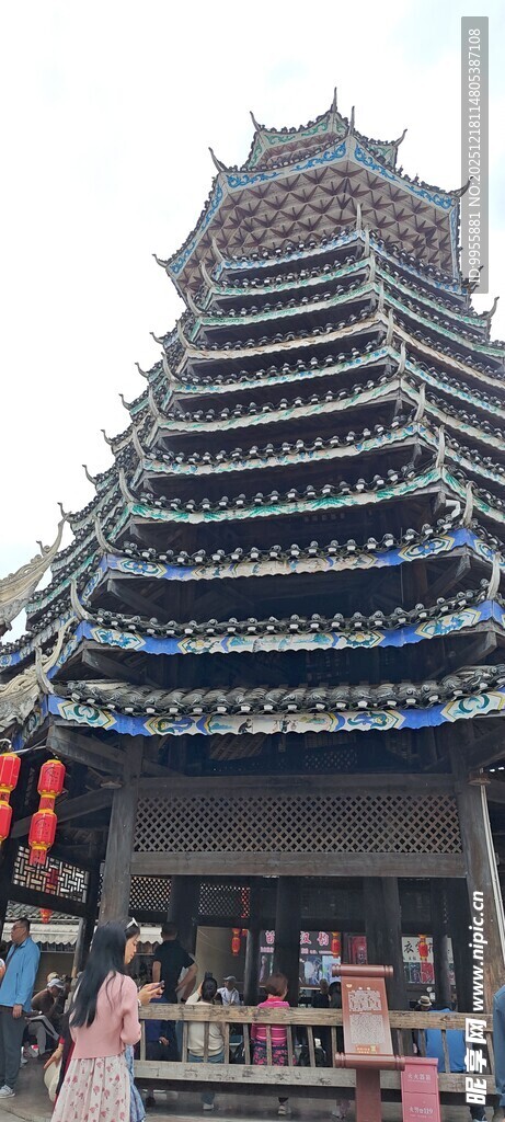 贵州黄果树中式塔楼建筑外观风采