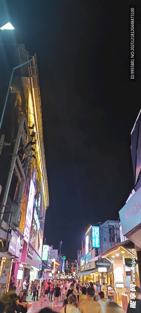 泰国曼谷芭热闹的夜间游乐场景象