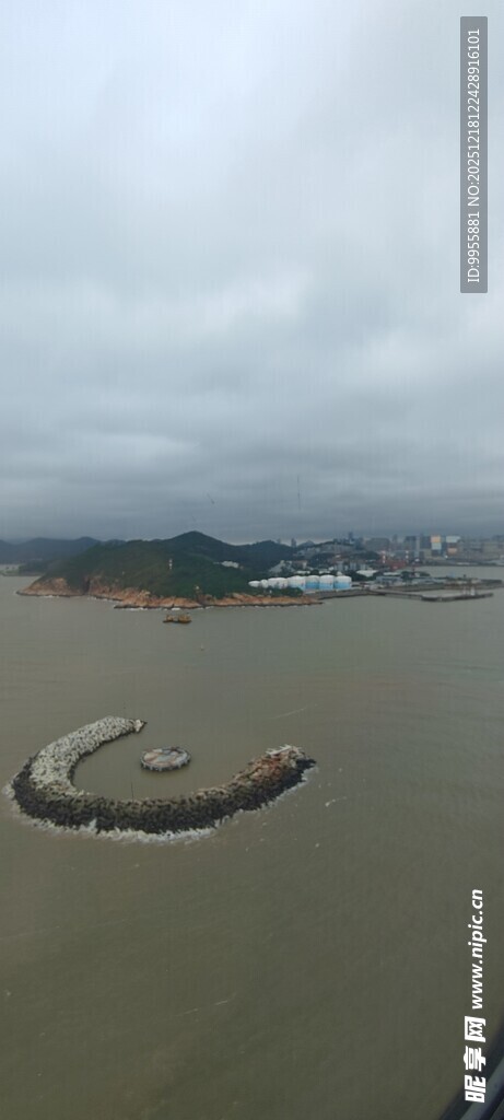 泰国曼谷芭蜿蜒河道中的独特地貌