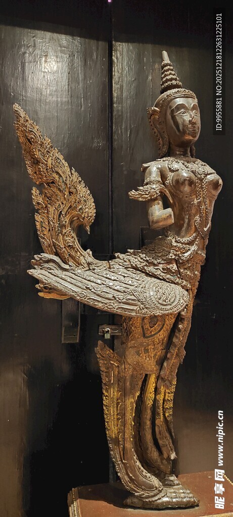 泰国曼谷芭提雅古代木雕乐伎像