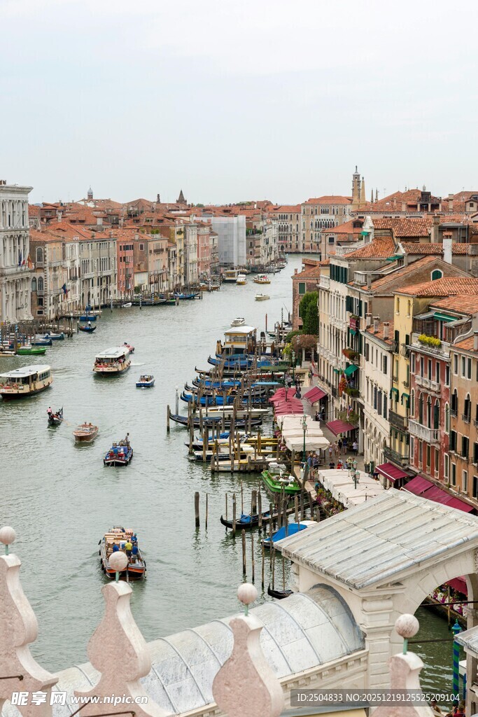 威尼斯运河风光