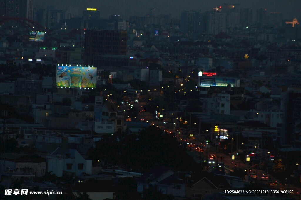 城市夜景灯火璀璨