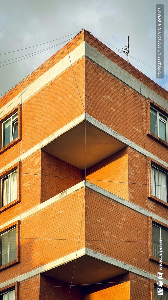 红砖建筑外观特写