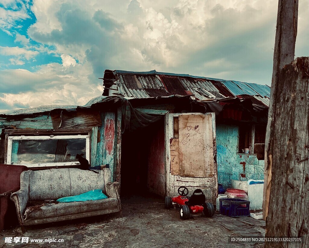 破旧的乡村小屋