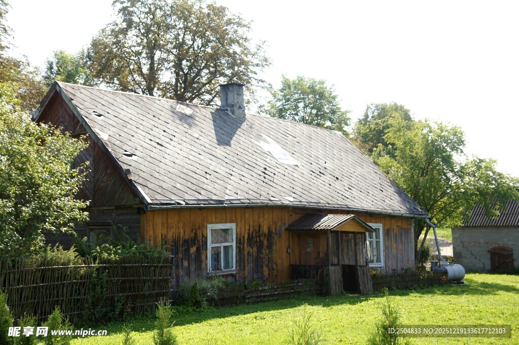 乡村木屋 静谧田园风光