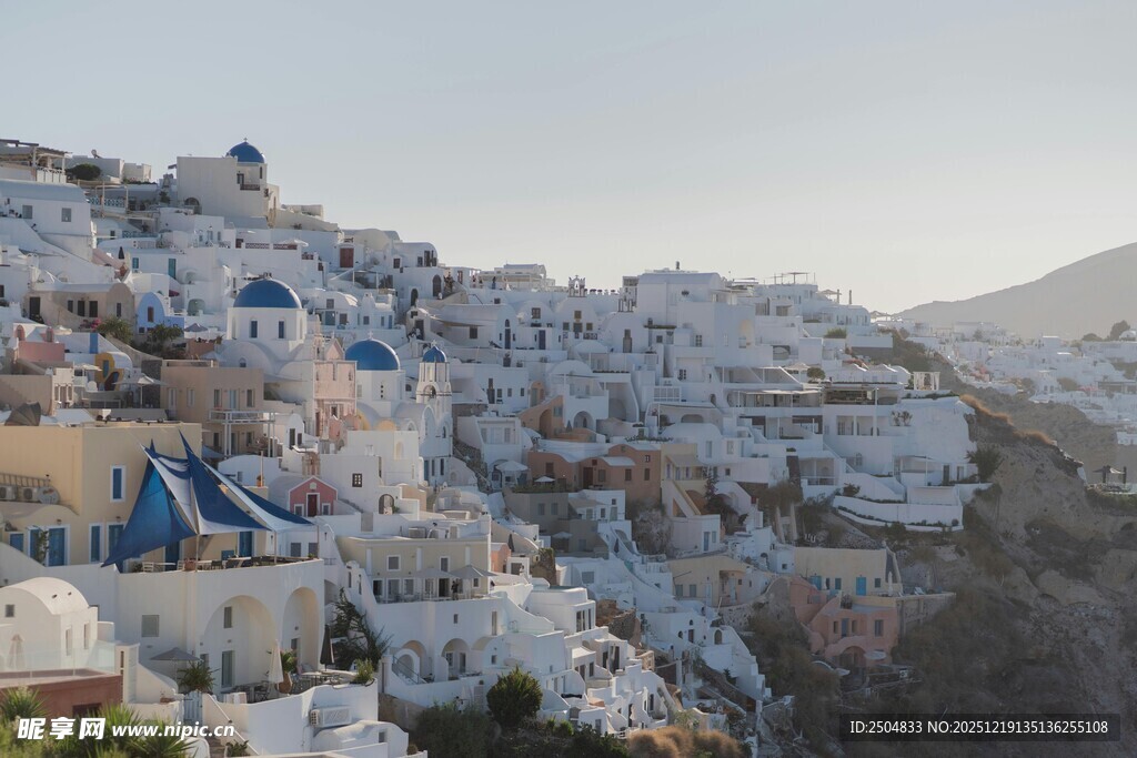 圣托里尼白色梦幻小镇