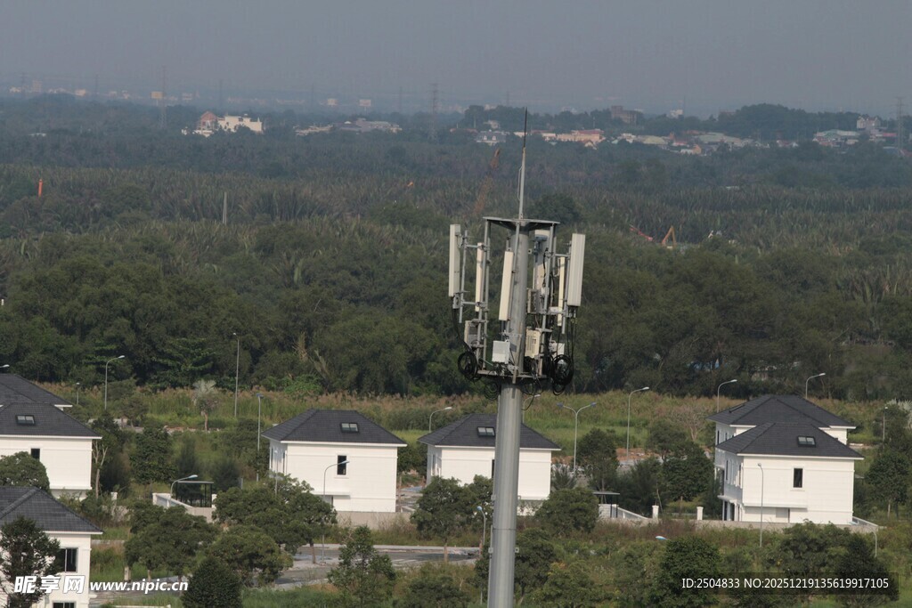 乡村中的通信基站