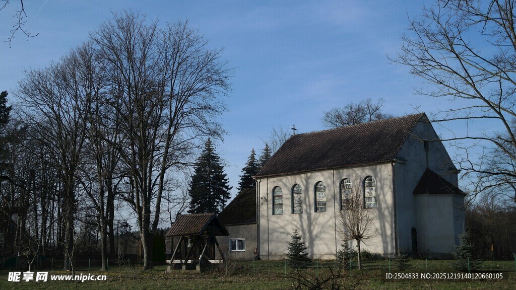 乡村旧屋 宁静田园景象