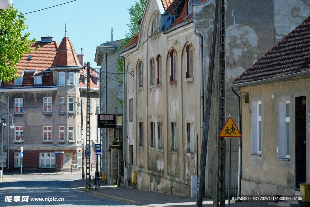 洲小镇街道古朴建筑